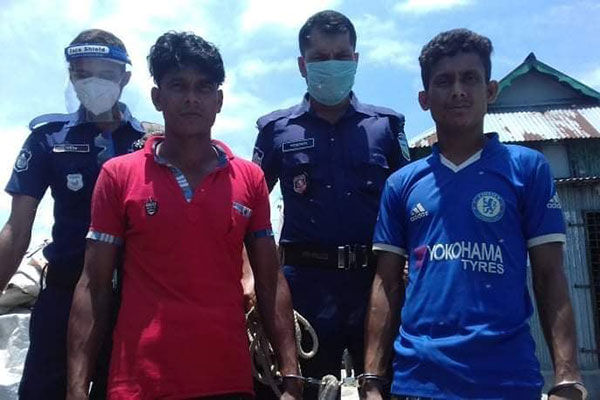 অনৈতিক কার্যকলাপ ভিডিও করায় খুন নৌকার মাঝি, আদালতে
৫ আসামির স্বীকারোক্তি