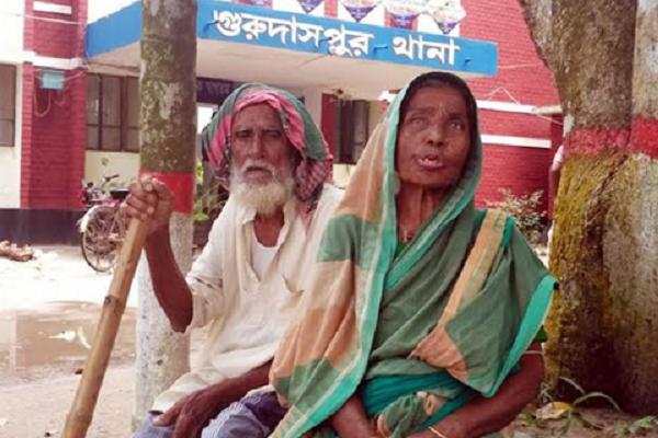 পুত্রবধূর নিয়মিত অত্যাচারে থানায় হাজির বৃদ্ধ দম্পতি