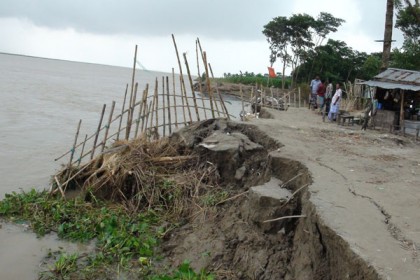 রায়পুরে ২’শ ঘরবাড়ি নদীগর্ভে বিলীন