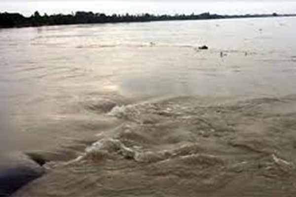 কুড়িগ্রামে তিস্তা ও ব্রহ্মপুত্র নদের পানি বৃদ্ধি, চরের মানুষের দুর্ভোগ