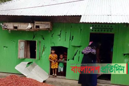 জুয়া খেলায় বাধা দেয়ায় বাড়িতে হামলা, লুট