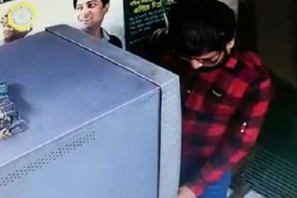 রাশিয়ায় শিখেছেন বুথ জালিয়াতি, টাকা নিয়ে পালাতেন ভারতে
