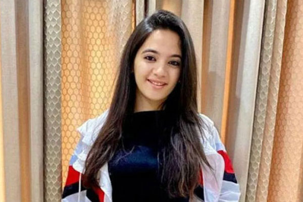 আত্মহত্যা করেছেন জনপ্রিয় টিকটক তারকা সিয়া কক্কর
