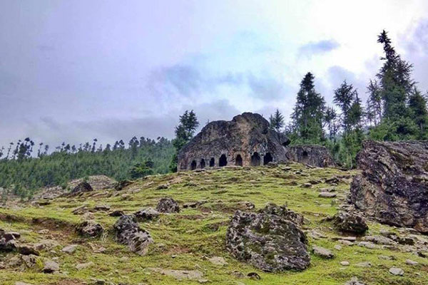 অপার রহস্যে ঘেরা এই সাতমুখী গুহা!