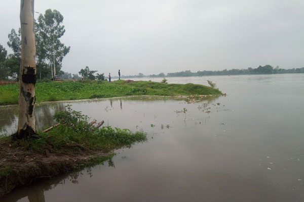দিনাজপুরে টানা বর্ষণে নিম্নাঞ্চল প্লাবিত, তিন নদীর পানি বিপদসীমা ছুঁই ছুঁই
