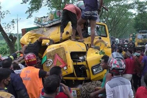 ঝিনাইদহে পৃথক সড়ক দুর্ঘটনায় নিহত ২ 
