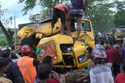 ঝিনাইদহে পৃথক সড়ক দুর্ঘটনায় নিহত ২ 