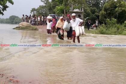 যমুনায় পানি বৃদ্ধি পাওয়ায় জামালপুরে বন্যা