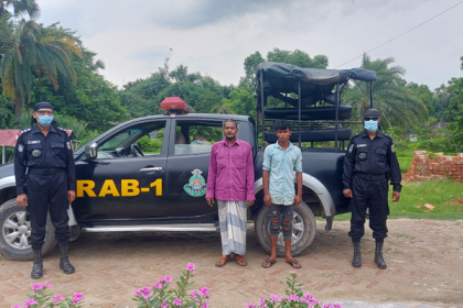 গাজীপুরে ৩৪০ বস্তা গম জব্দ, আটক ২