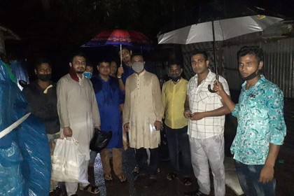 ঠাকুরগাঁয়ে ছাত্রফ্রন্টের দুই যুগ পূর্তিতে খাদ্য বিতরণ