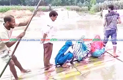 পীরগঞ্জ-রাণীশংকৈল উপজেলার মধ্যে সড়ক যোগাযোগ বিচ্ছিন্ন