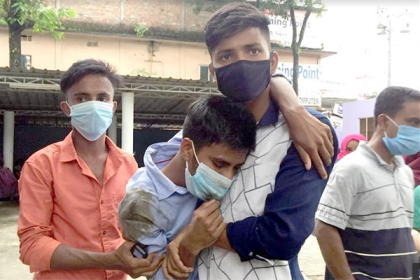 প্রোগ্রাম অফিসারের হামলায় আহত গণশিক্ষার তিন শিক্ষক!