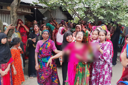 মোটরসাইকেলে বাড়িতে ঢুকে প্রবাসীর স্ত্রীকে হত্যা!