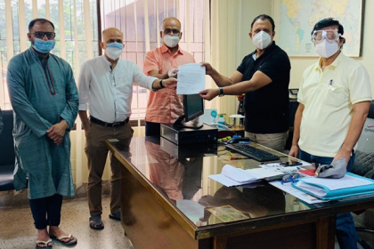 বিমানের ঢাকা-লন্ডন ফ্লাইট বৃদ্ধির দাবিতে স্মারকলিপি