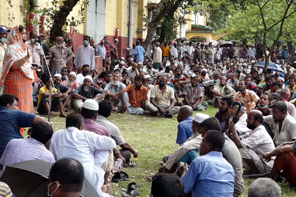 খুলনায় পাটকলে শ্রমিকদের অবস্থান ধর্মঘট শুরু