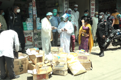 বরিশালে নকল ওষুধ ও হ্যান্ড স্যানিটাইজার বিক্রির দায়ে অর্থদণ্ড 