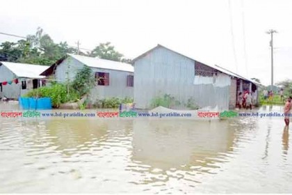 বিশ্বনাথে পানিবন্দি আরও ১৮ গ্রামের মানুুষ