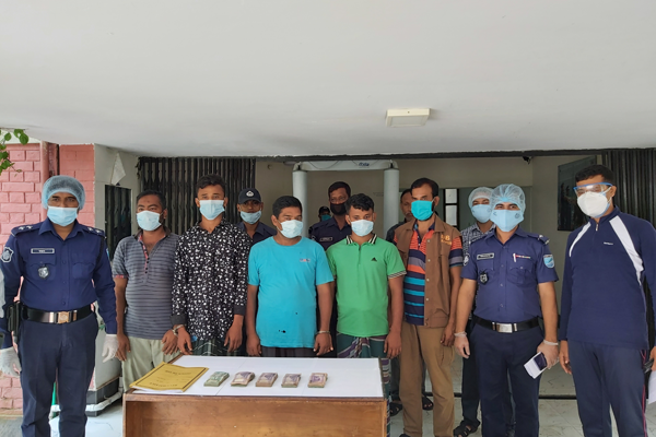 গাজীপুরে মালামাল উদ্ধারসহ গ্রেফতার ৪