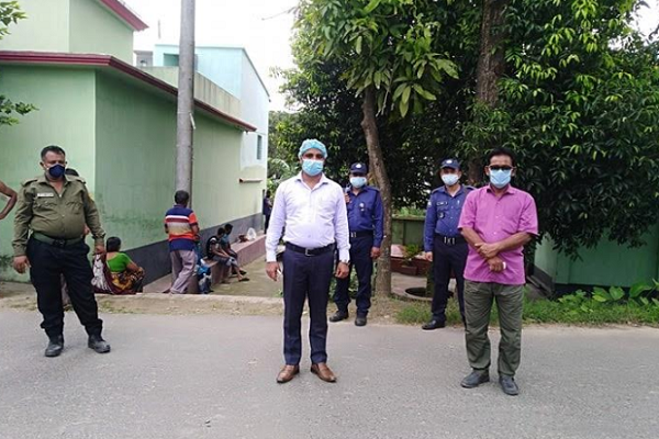 করোনা উপসর্গে মৃতের সৎকার করলেন ইউএনও-চেয়ারম্যান