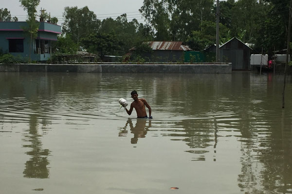 সিরাজগঞ্জে ২৫ হাজার পরিবার পানিবন্দী