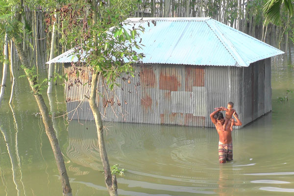 কুড়িগ্রামে দেড় লাখ মানুষ পানিবন্দী