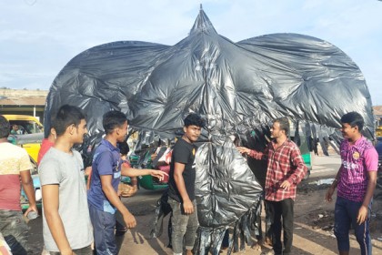 কুমিল্লার আকাশে বর্ণিল যত ঘুড়ি