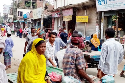 ধনবাড়ীতে মানা হচ্ছে না স্বাস্থ্যবিধি