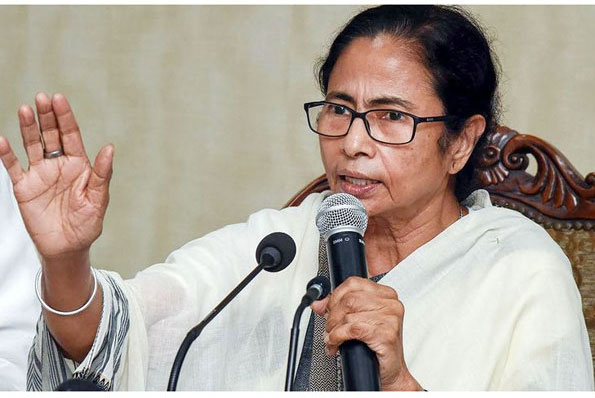 মমতার হুমকিতে রাস্তায় নামলো ৪ হাজার বাস!