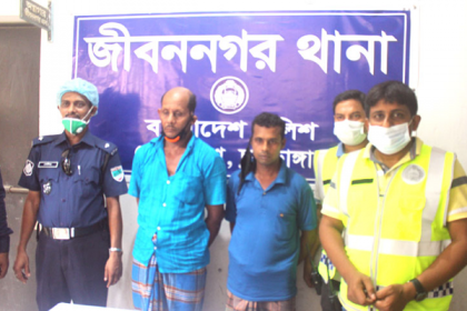 জীবননগরে দুই ডাকাত আটক