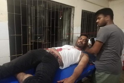 ভালুকায় ইউপি সদস্যের উপর সন্ত্রাসী হামলা