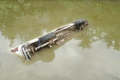 সিরাজগঞ্জে এ্যাম্বুলেন্স খাদে পড়ে নিহত ১, আহত ৫