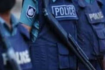 মুন্সীগঞ্জে করোনা বিজয়ী ১২ পুলিশ সদস্যকে সংবর্ধনা 