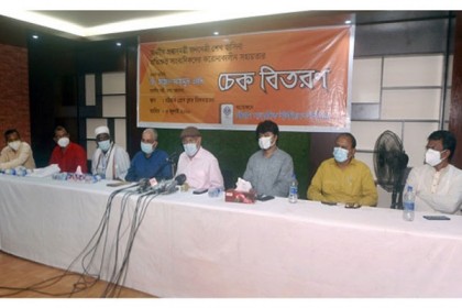 যারে দেখতে নারি, তার চলন বাঁকা : তথ্যমন্ত্রী