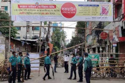 করোনার বিস্তার রোধে ওয়ারীর রেডজোনে লকডাউন চলছে