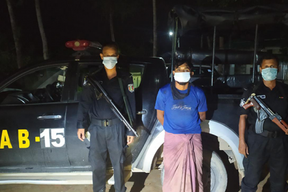 টেকনাফে ৮ হাজার ইয়াবাসহ রোহিঙ্গা মাদক ব্যবসায়ী আটক  