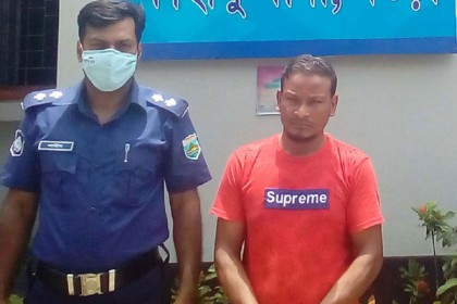 যৌতুকের জন্য স্ত্রীর গায়ে আগুন