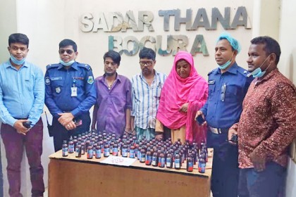 বগুড়ায় পৃথক অভিযানে অস্ত্র-মাদক উদ্ধার, আটক ১০