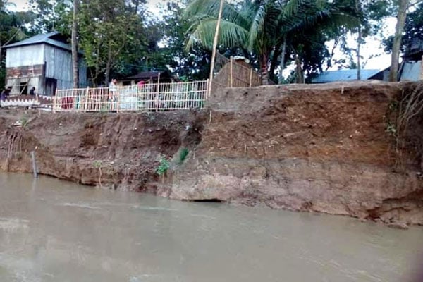 আজমিরীগঞ্জে তীব্র নদী ভাঙন, জরুরি পদক্ষেপ নেওয়ার দাবি এলাকাবাসীর 
