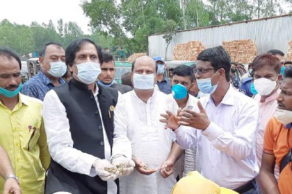 শেরপুরে ব্রিজ নির্মাণে নিম্নমানের সামগ্রী ব্যবহার, কাজ বন্ধের নির্দেশ