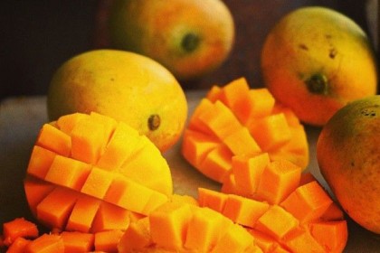
জেনে নিন অতিরিক্ত আম কেন খাওয়া উচিত নয়