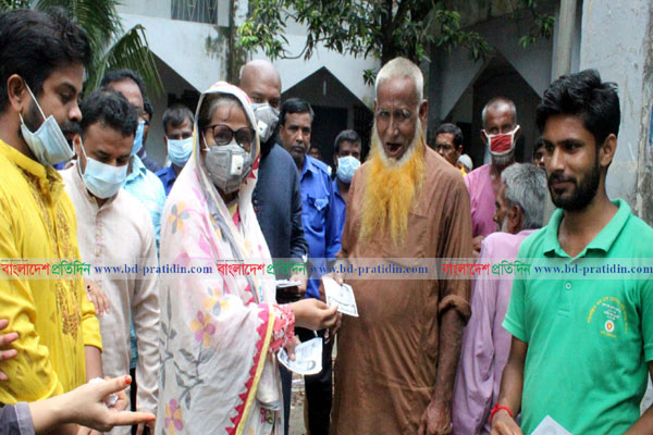 বগুড়া-১ আসনে উপ-নির্বাচন : প্রতিশ্রুতির ফুল ঝুড়িতে ভোটারদের মন কাড়ছে প্রার্থীরা