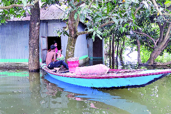 ধেয়ে আসছে আরও বড় বন্যা