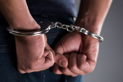 বগুড়ায় ইয়াবা বিক্রিকালে মা-মেয়েসহ গ্রেফতার ৩