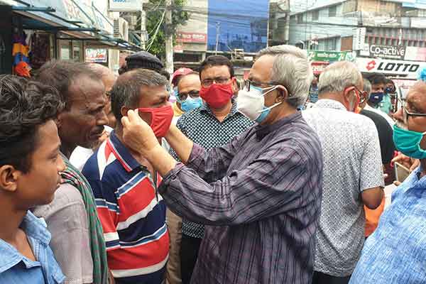 রাজশাহীতে ৩০ হাজার পিস মাস্ক বিতরণ করছে ওয়ার্কার্স পার্টি