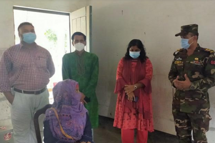 ঝিনাইদহে গর্ভবতী মায়েদের জন্য সেনাবাহিনীর ফ্রি মেডিকেল ক্যাম্প