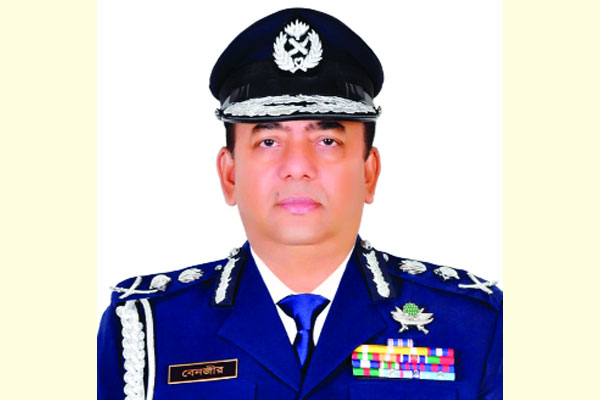 ঊর্ধ্বতন কর্মকর্তারা ঘুষ চাইলে নির্ভয়ে জানান
