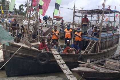 মেঘনা নদীতে ট্রলার ডুবি, ৭ যাত্রীকে জীবিত উদ্ধার