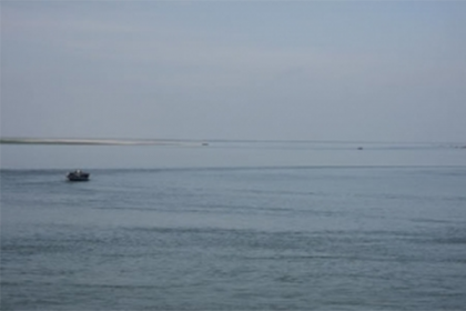 গোমতী নদীতে নৌকাডুবিতে দুই যুবক নিখোঁজ