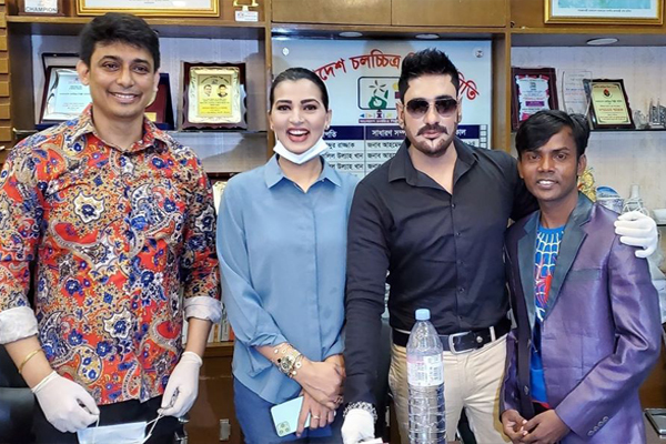 জায়েদ খান ও হিরো আলমকে এক করে দিলেন অনন্ত-বর্ষা