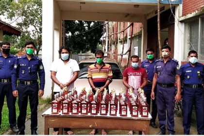 হালুয়াঘাটে ৭০ বোতল ভারতীয় মদসহ আটক ৩